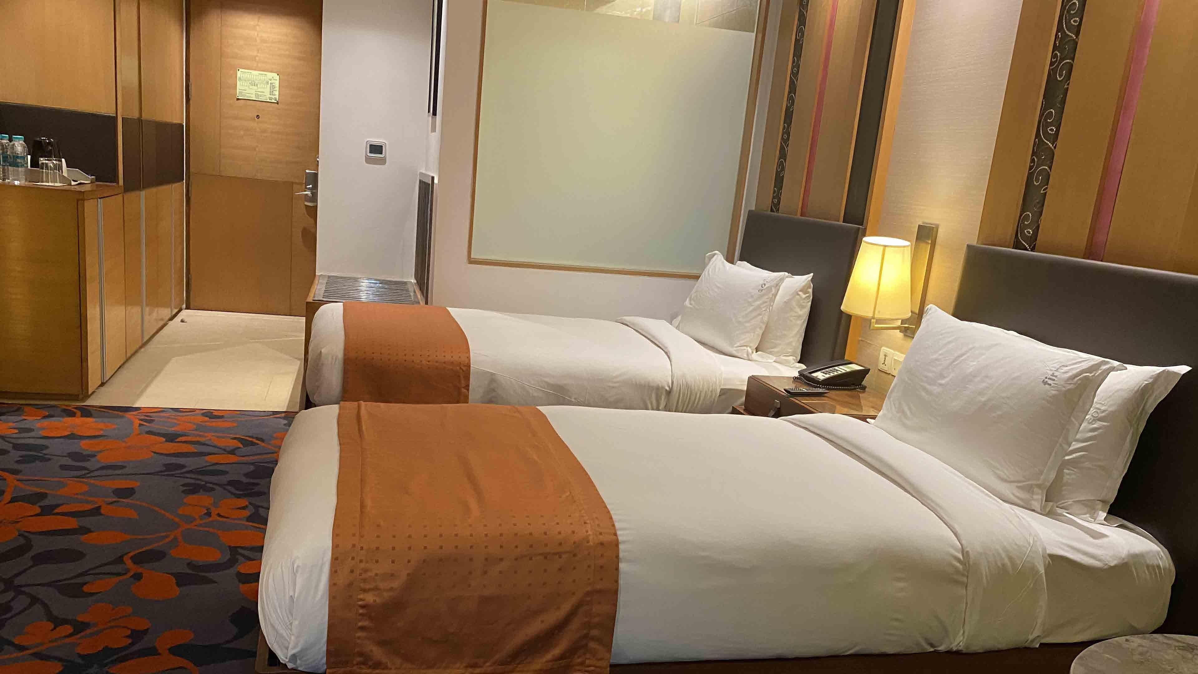 Holiday Inn New Delhi Mayur Vihar Noida By Ihg Nova Deli Exterior foto Deluxe room