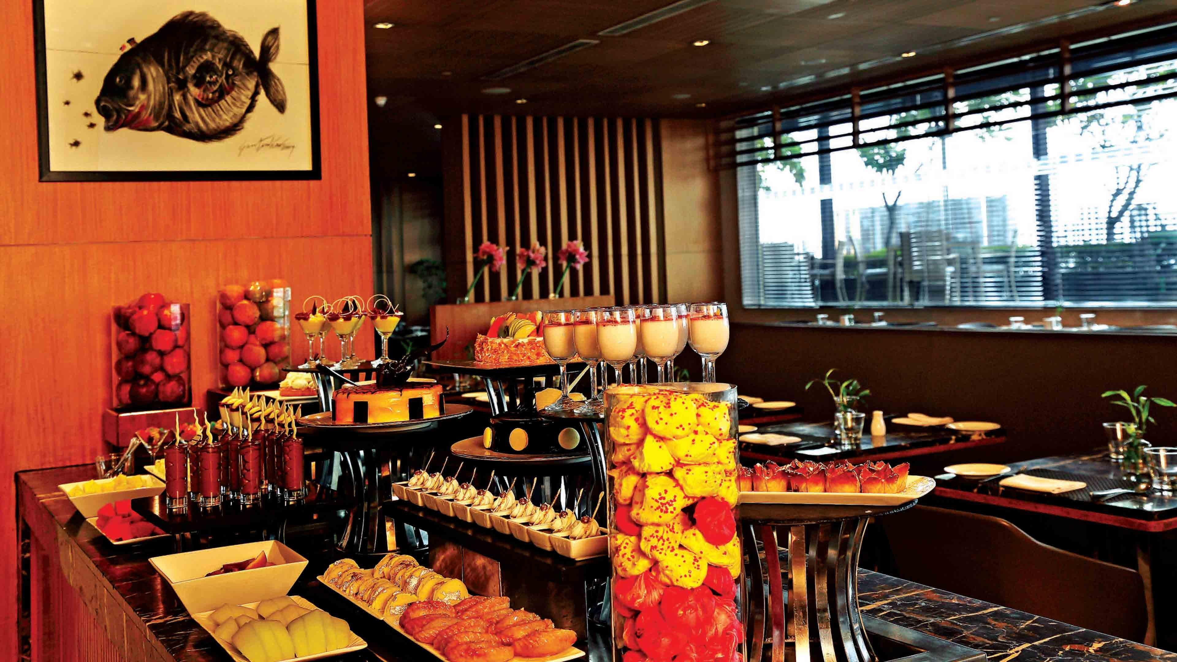 Holiday Inn New Delhi Mayur Vihar Noida By Ihg Nova Deli Exterior foto A buffet at a hotel