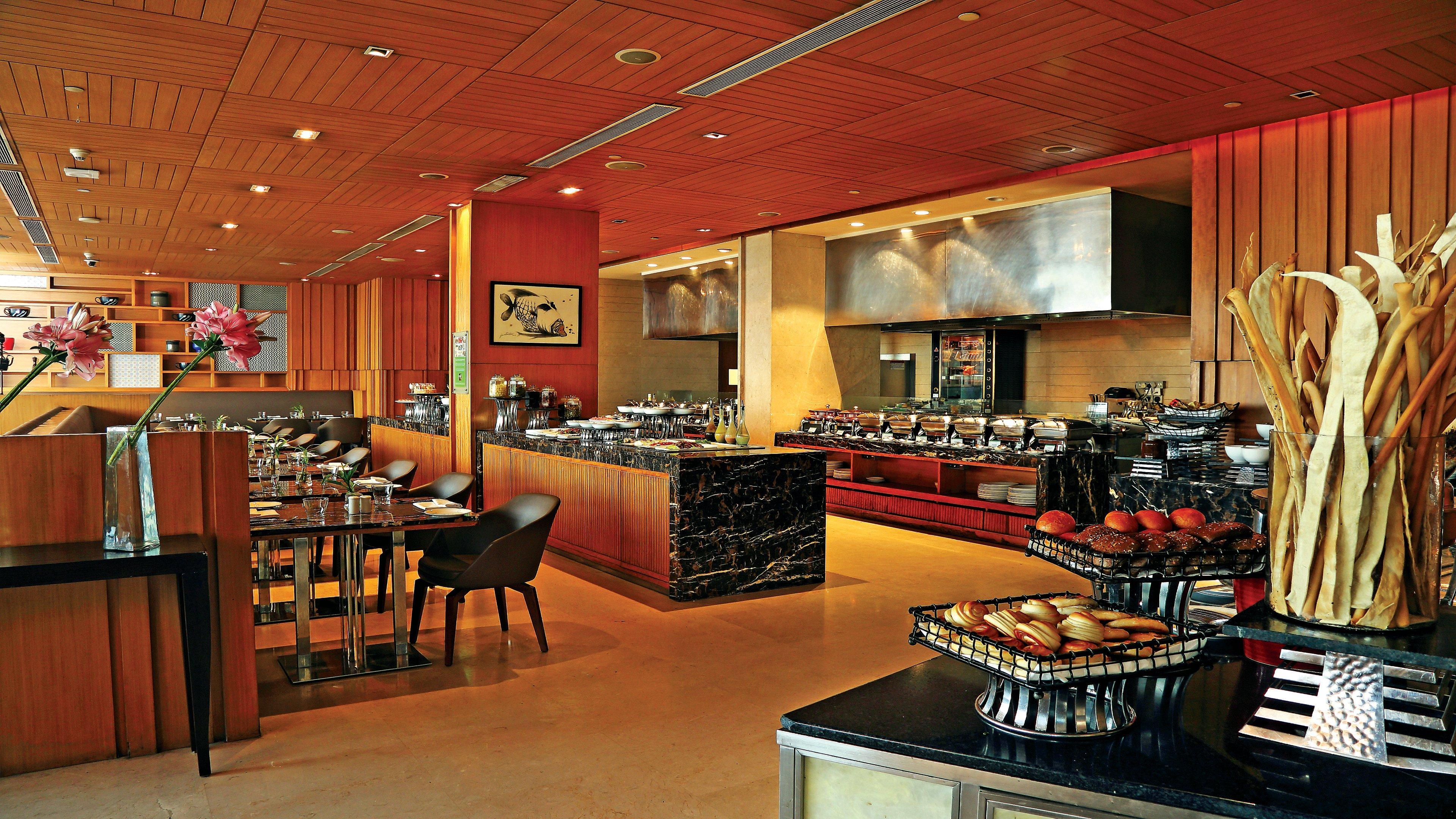 Holiday Inn New Delhi Mayur Vihar Noida By Ihg Nova Deli Exterior foto The restaurant