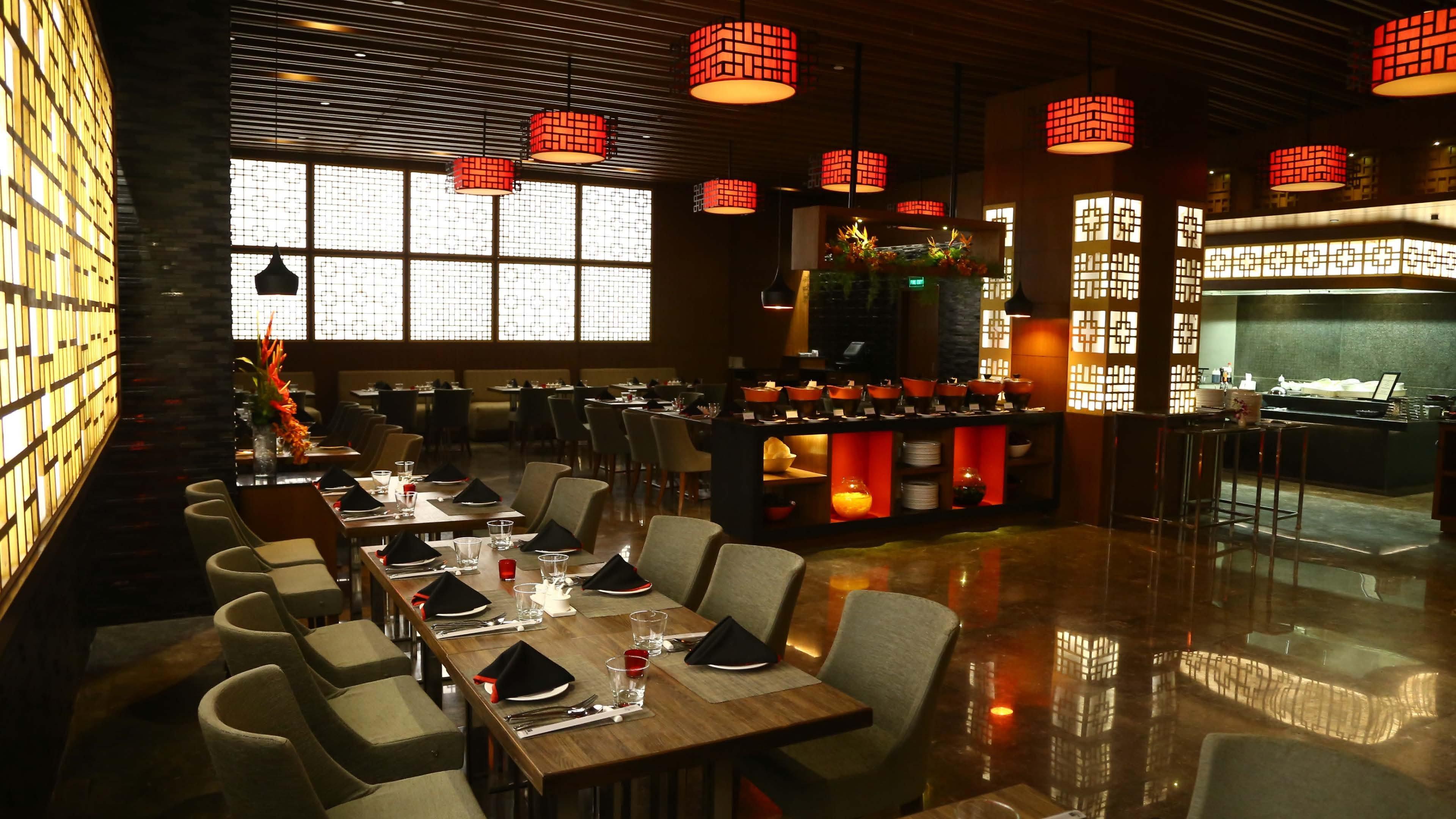 Holiday Inn New Delhi Mayur Vihar Noida By Ihg Nova Deli Exterior foto The restaurant