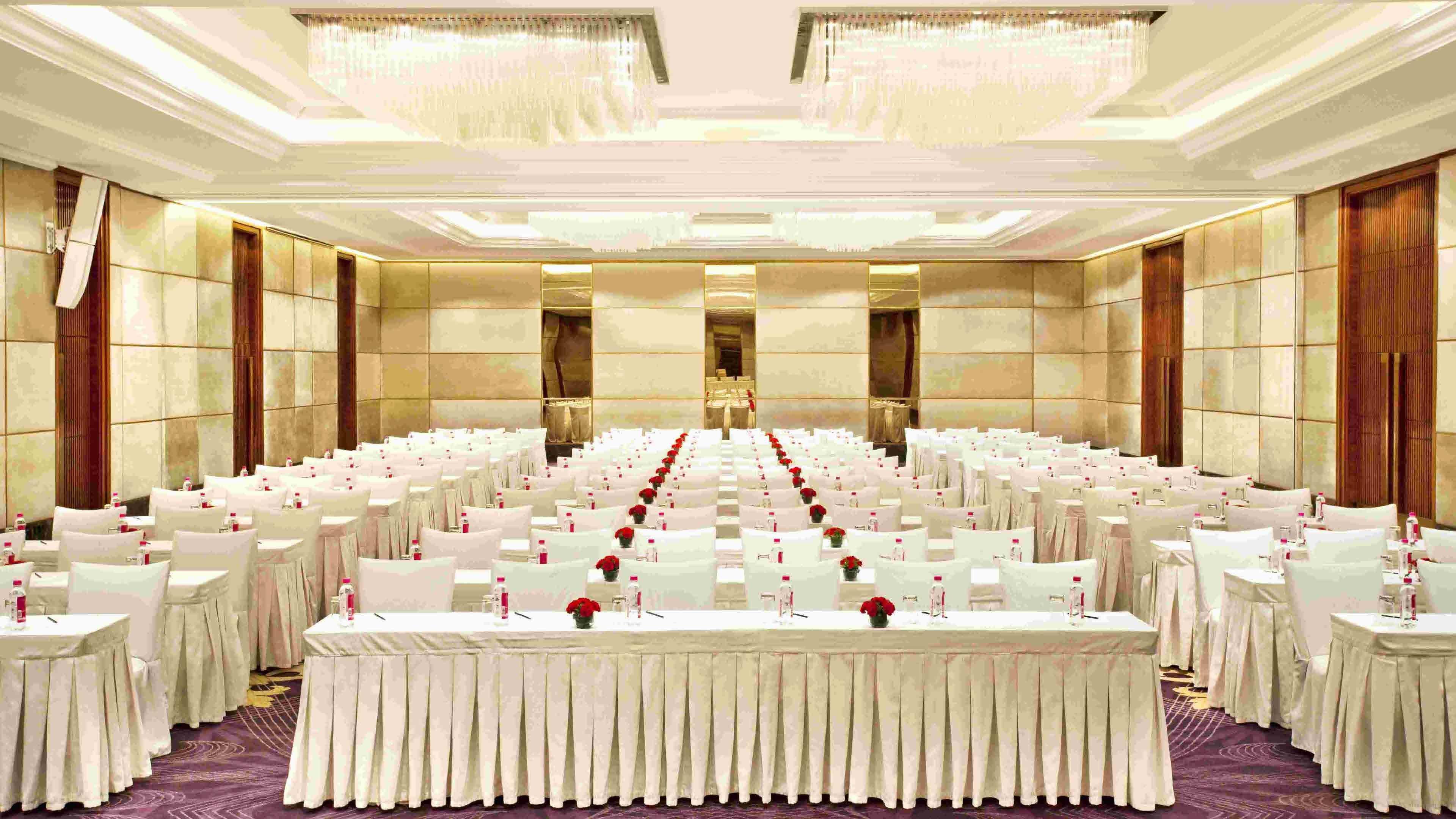 Holiday Inn New Delhi Mayur Vihar Noida By Ihg Nova Deli Exterior foto The Grand Ballroom