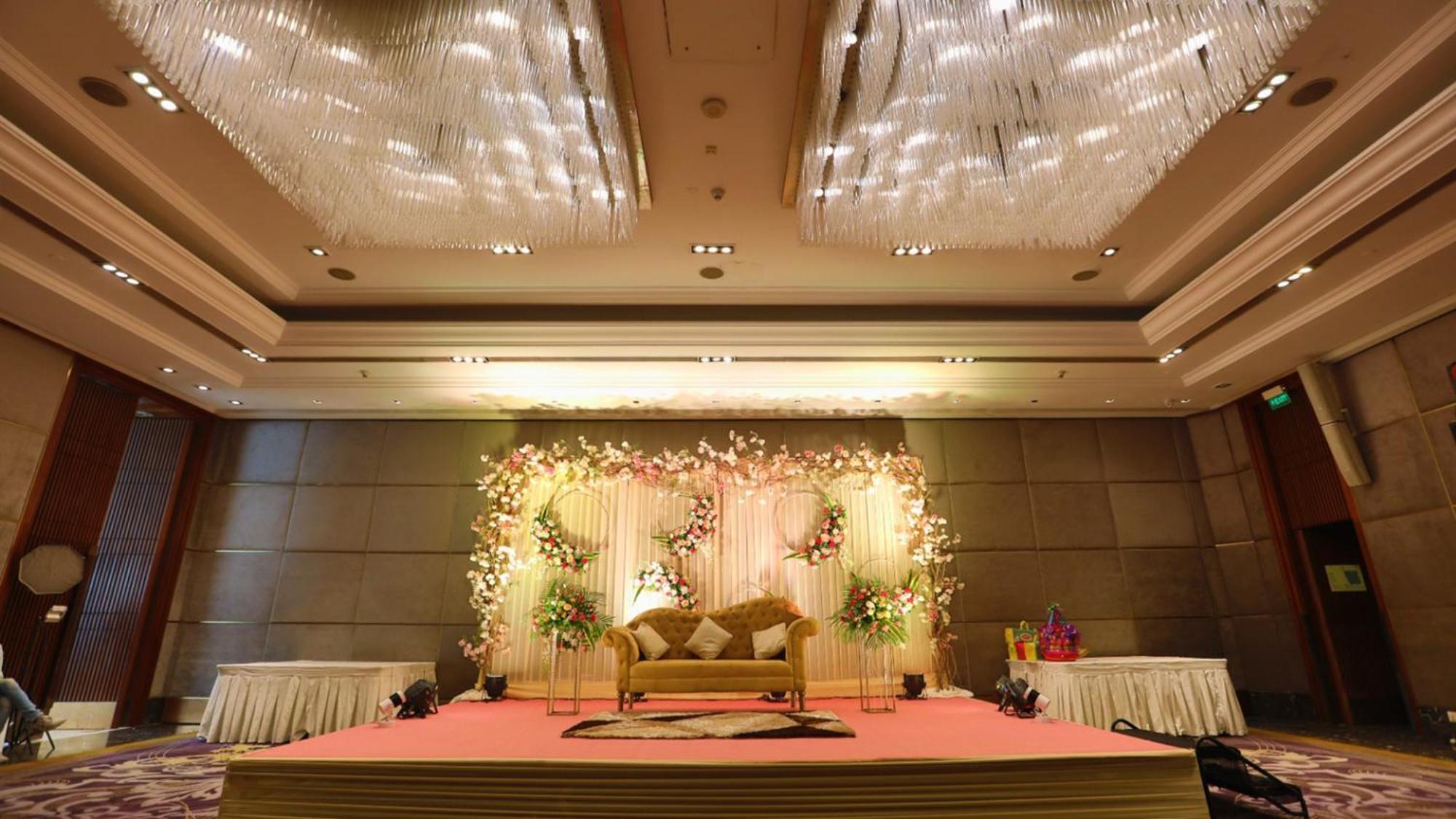 Holiday Inn New Delhi Mayur Vihar Noida By Ihg Nova Deli Exterior foto The Grand Ballroom