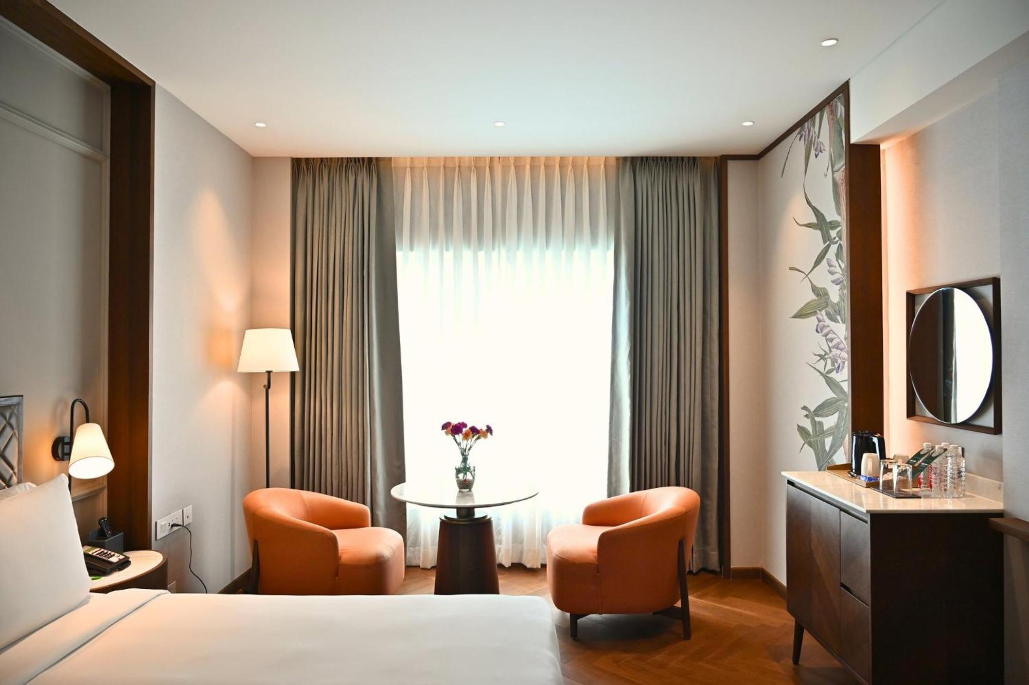 Holiday Inn New Delhi Mayur Vihar Noida By Ihg Nova Deli Exterior foto