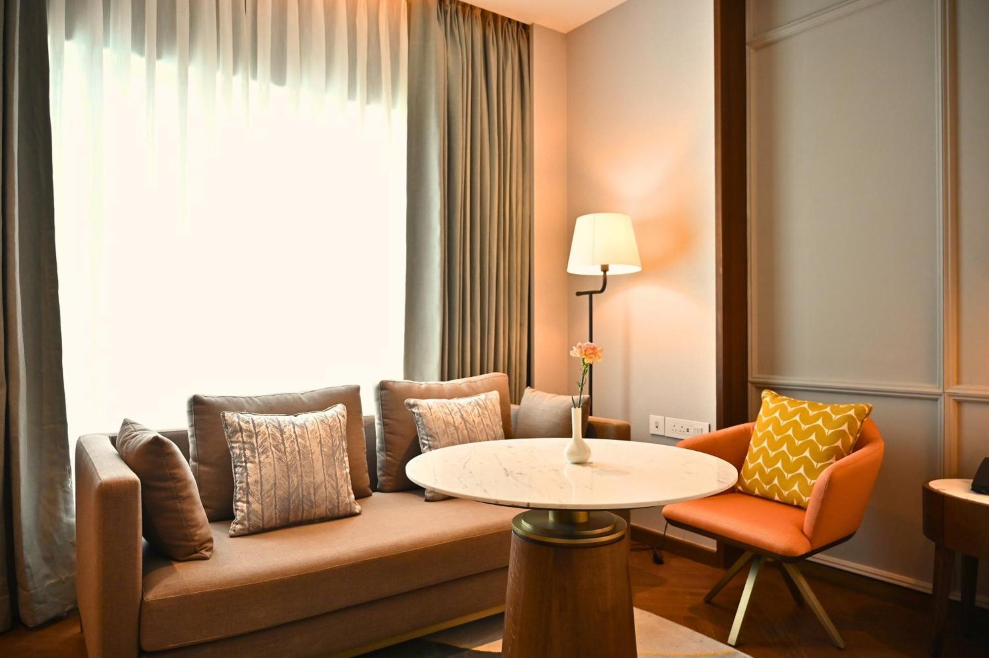 Holiday Inn New Delhi Mayur Vihar Noida By Ihg Nova Deli Exterior foto